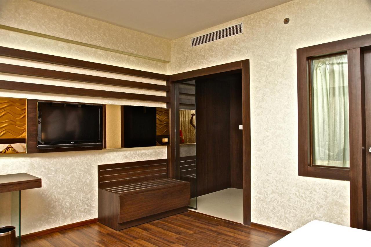The Central Park Rourkela Экстерьер фото