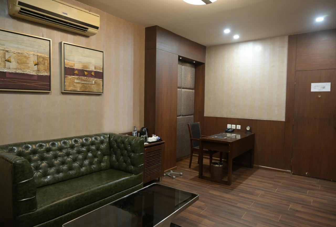 The Central Park Rourkela Экстерьер фото